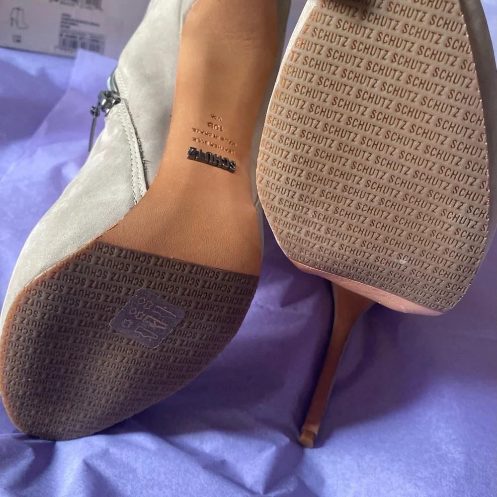 NWT schutz booties